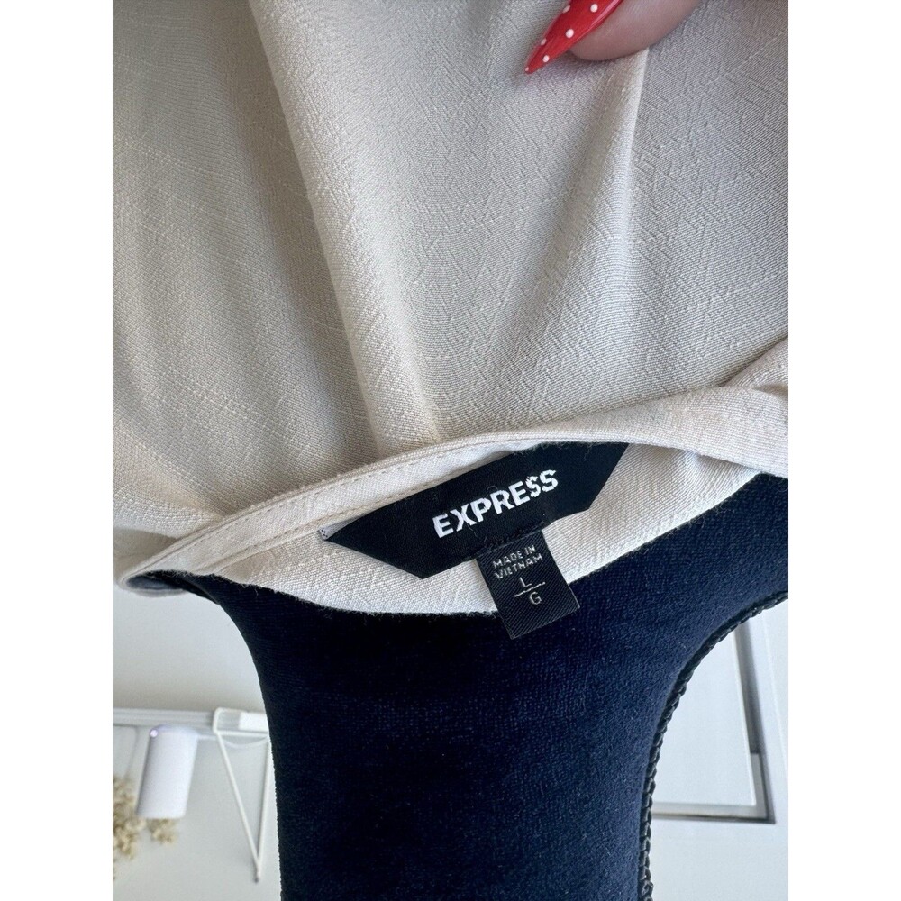 Express Cream Deep V-Neck Tie Front Long Sleeve Cropped Blouse Size Large NEW! - Picture 5 of 6